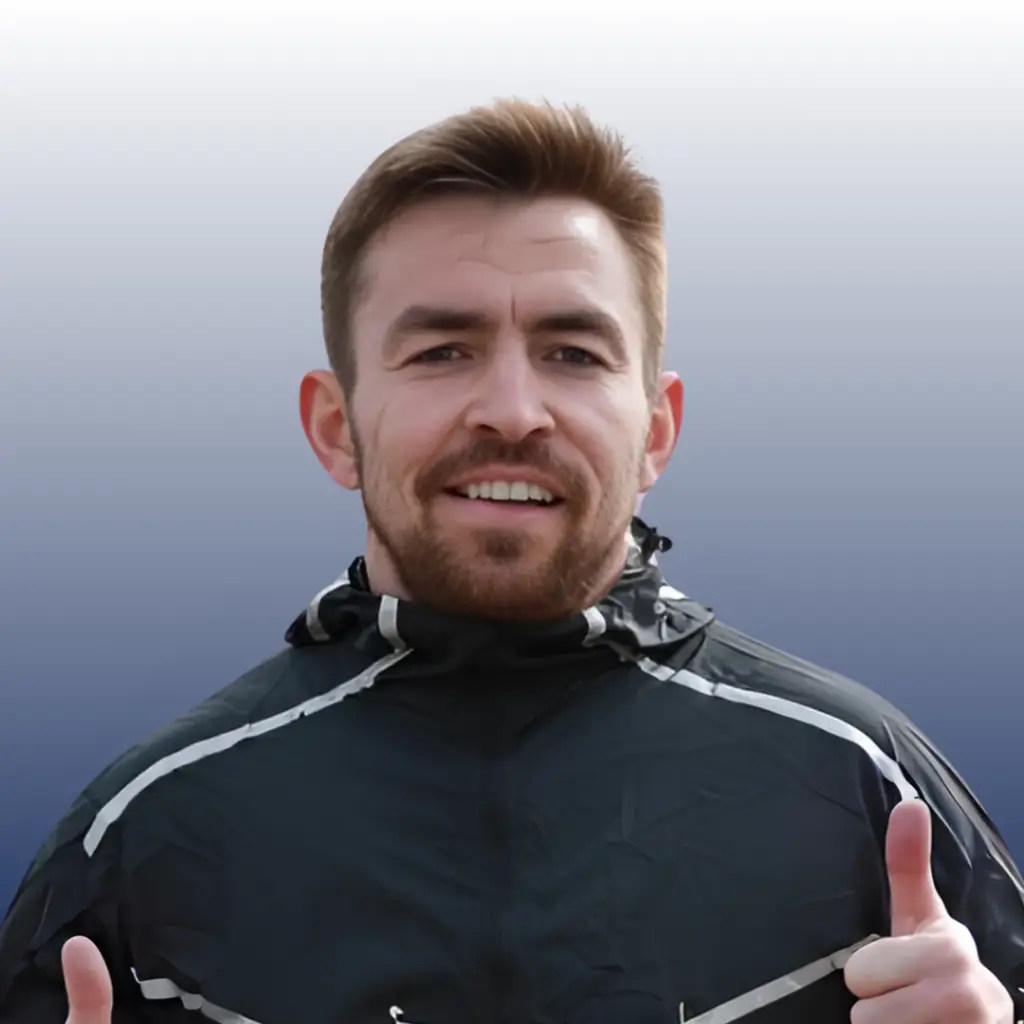 Andy Grant giving two thumbs up